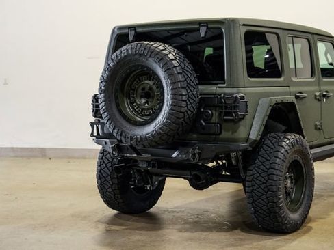 Used 2024 Jeep Wrangler Unlimited Rubicon w/ Technology Group AWD/4WD image 42