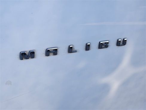 Used 2017 Chevrolet Malibu LT image 10