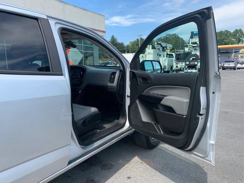 Used 2018 Chevrolet Colorado W/T w/ WT Convenience Package AWD/4WD image 18