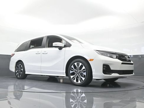 Used 2025 Honda Odyssey Elite image 70