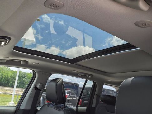 Used 2023 Jeep Grand Cherokee 4WD 4xe image 6