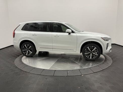 New 2026 Volvo XC90 B5 Core image 8