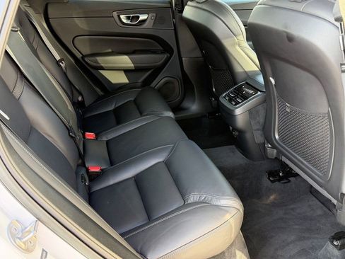 Certified 2023 Volvo XC60 B6 Ultimate w/ Climate Package image 16