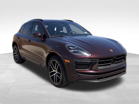 Used 2023 Porsche Macan AWD/4WD image 4