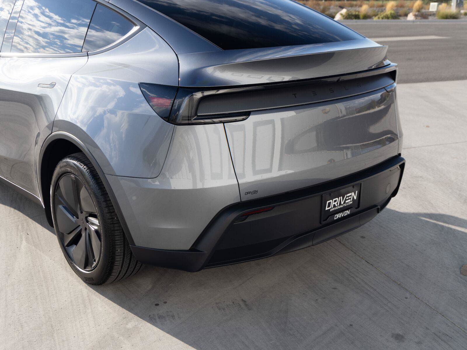 Used 2026 Tesla Model Y Long Range AWD/4WD image 12