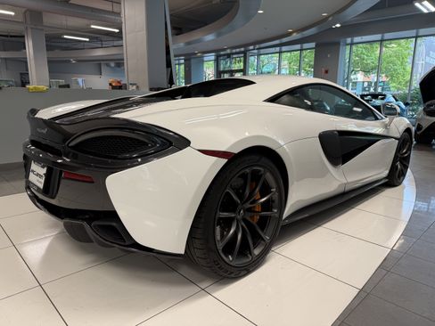 Used 2019 McLaren 570S Coupe RWD image 3