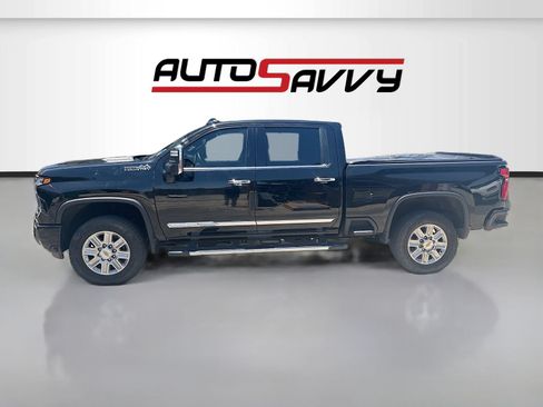Used 2024 Chevrolet Silverado 2500 High Country w/ Technology Package AWD/4WD image 4