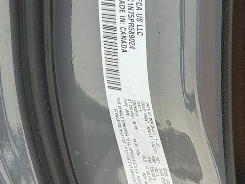 Used 2023 Chrysler Pacifica Pinnacle FWD image 30