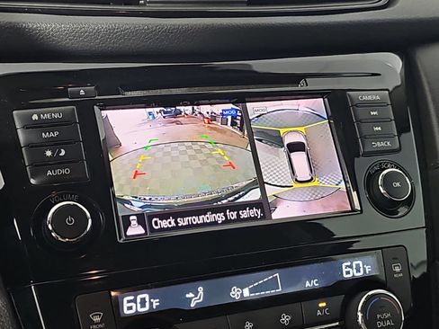 Used 2019 Nissan Rogue SV w/ Premium Package FWD image 23