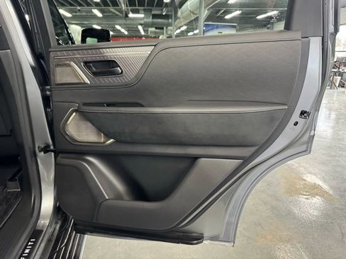 Used 2025 INFINITI QX80 Autograph image 36