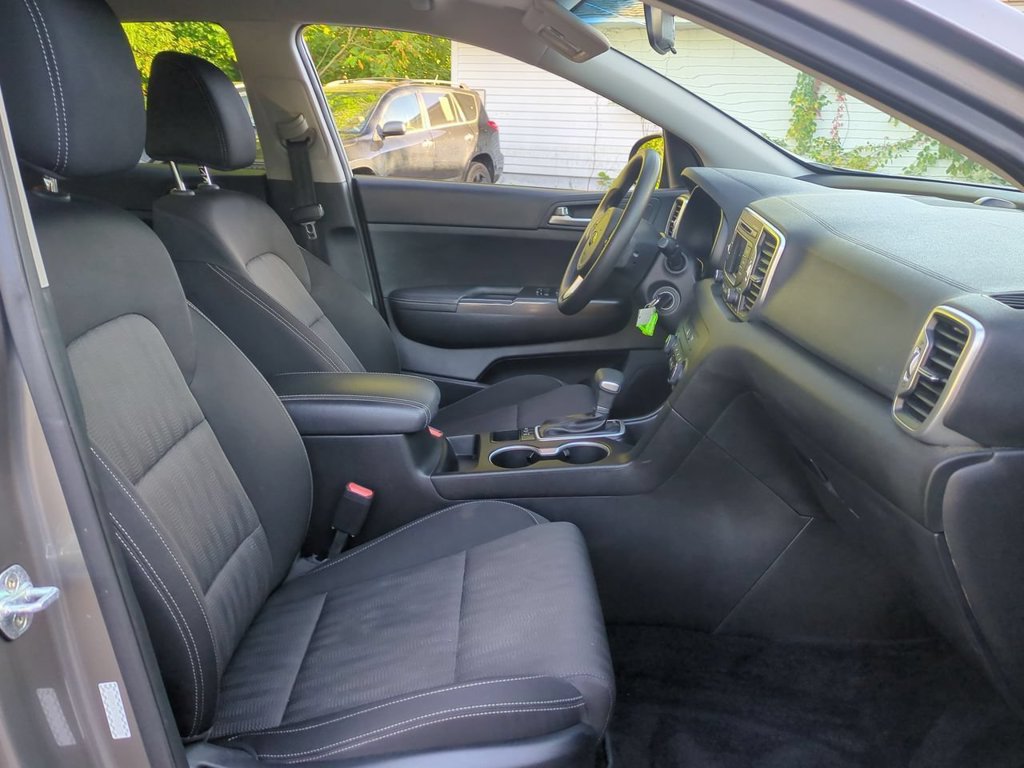 Used 2017 Kia Sportage LX AWD/4WD image 27