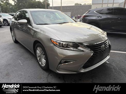Used 2016 Lexus ES 350 w/ Premium Package w/Wood Trim FWD image 1