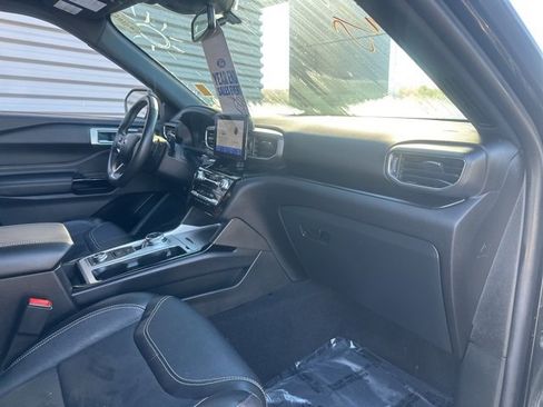 Used 2023 Ford Explorer ST image 35