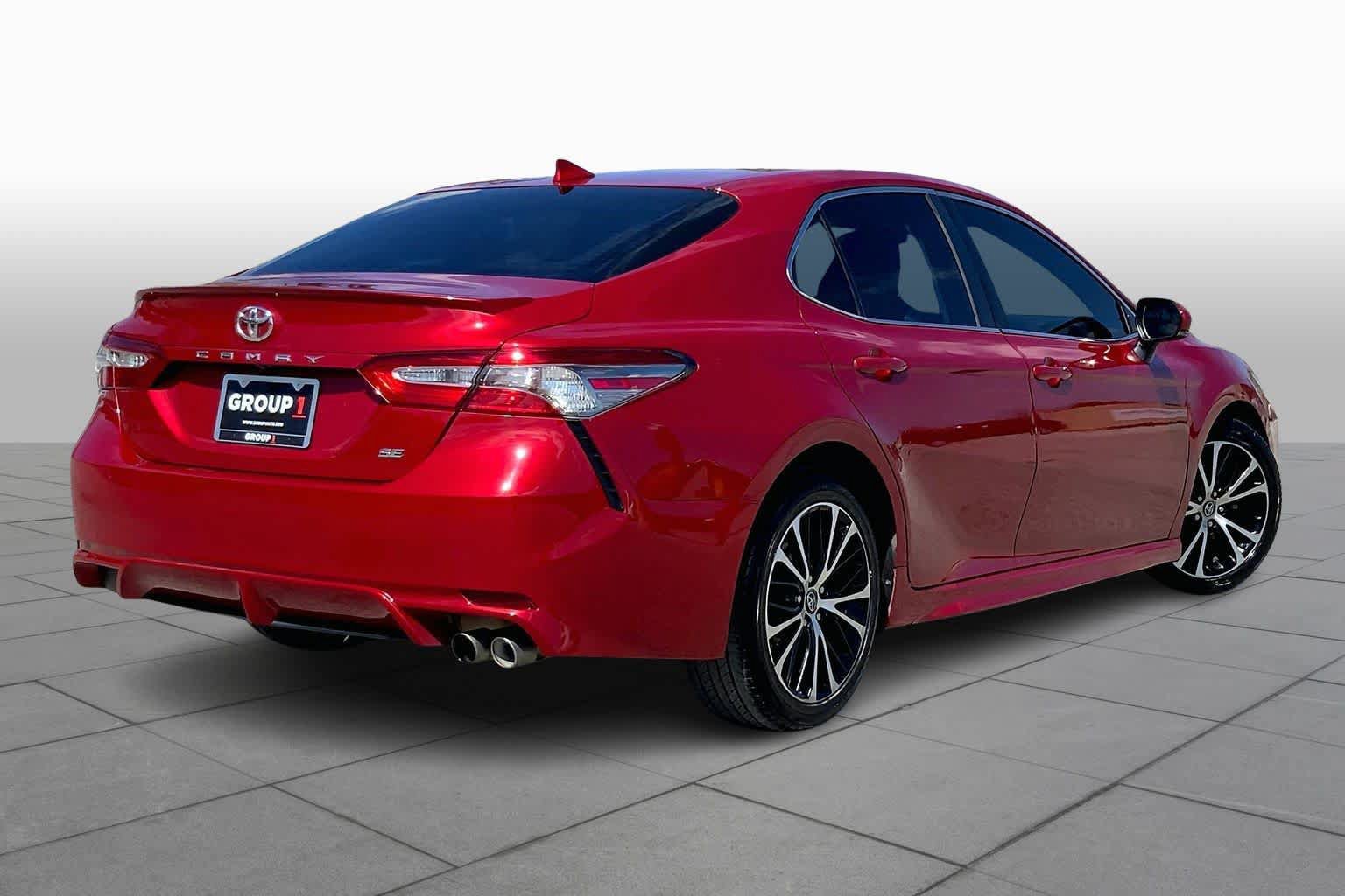 Used 2019 Toyota Camry SE w/ Convenience Package FWD image 13