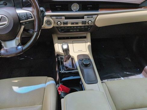 Used 2017 Lexus ES 350 w/ Premium Package FWD image 22