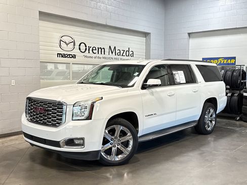 Used 2016 GMC Yukon XL SLT RWD image 1