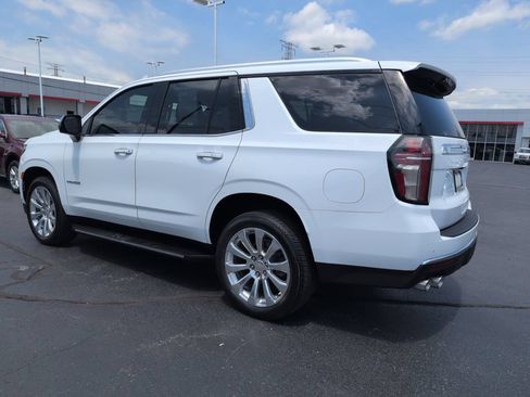 Used 2021 Chevrolet Tahoe Premier w/ Premium Package AWD/4WD image 3