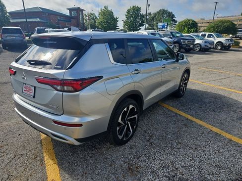 Used 2024 Mitsubishi Outlander SE AWD/4WD image 5