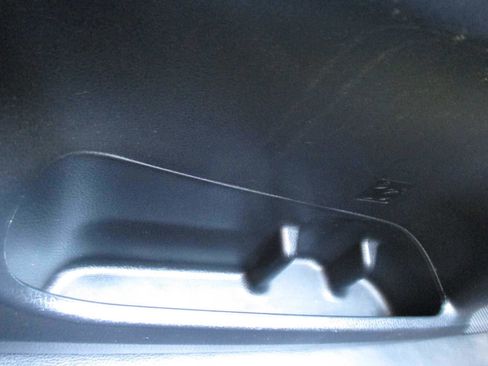 Used 2019 Toyota Highlander XLE image 21