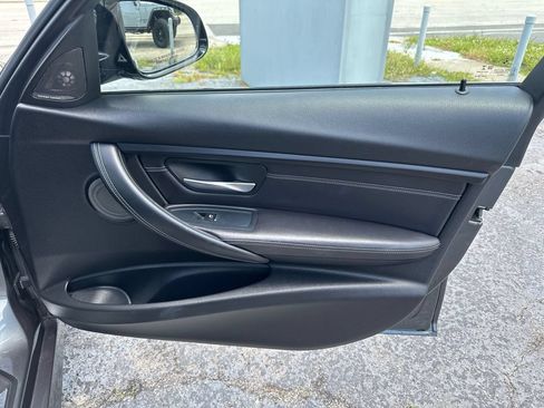 Used 2018 BMW M3 RWD image 31