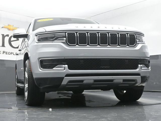 Used 2022 Jeep Wagoneer Series II AWD/4WD image 3