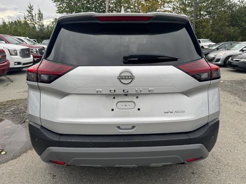 Used 2023 Nissan Rogue SV image 4