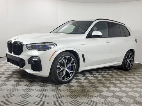 Used 2021 BMW X5 xDrive45e w/ M Sport Package image 3