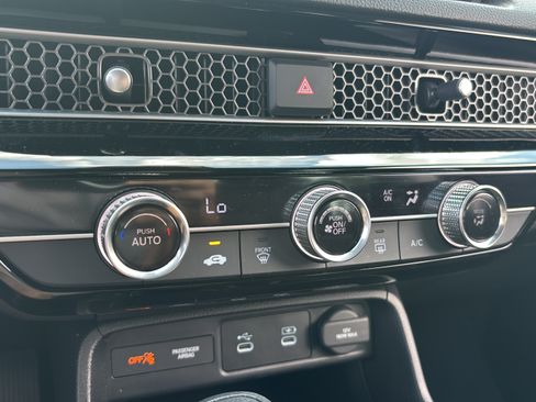 Certified 2025 Honda Civic LX image 25