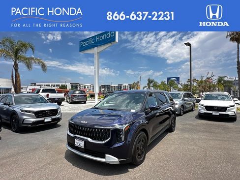 Used 2026 Kia Carnival LX FWD image 1