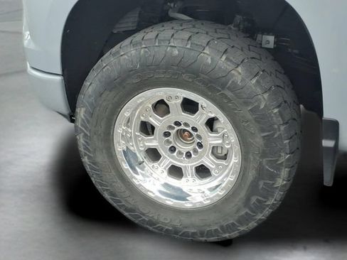 Used 2025 Chevrolet Silverado 1500 RST AWD/4WD image 17
