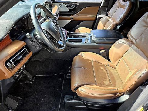 Used 2023 Lincoln Aviator Reserve w/ Equipment Group 201A image 9