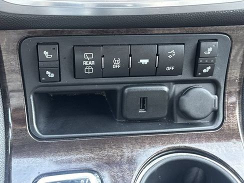 Used 2016 GMC Acadia SLT w/ Open Road Package FWD image 29