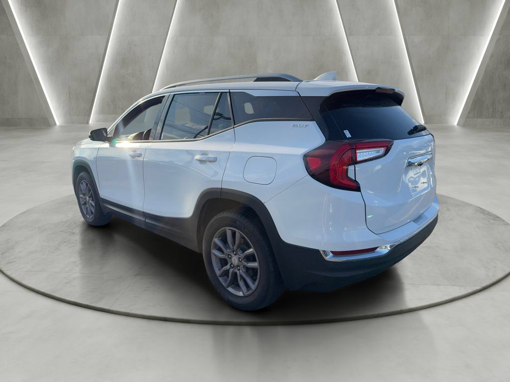 Used 2024 GMC Terrain SLT AWD/4WD image 5