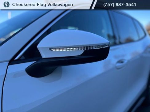 New 2026 Volkswagen Tiguan SE AWD/4WD image 2