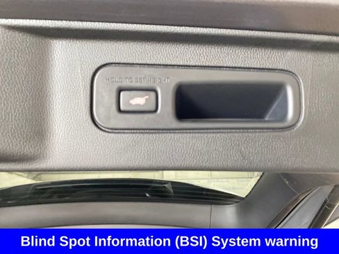 Used 2025 Honda Pilot EX-L image 14