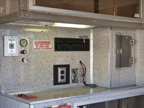 Used 2006 GMC Sierra 3500 SLE w/ Heavy-Duty Power Package image 48