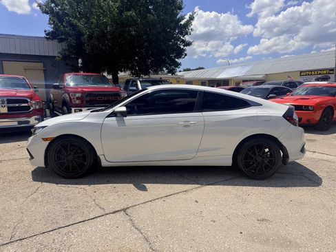 Used 2019 Honda Civic Sport image 9