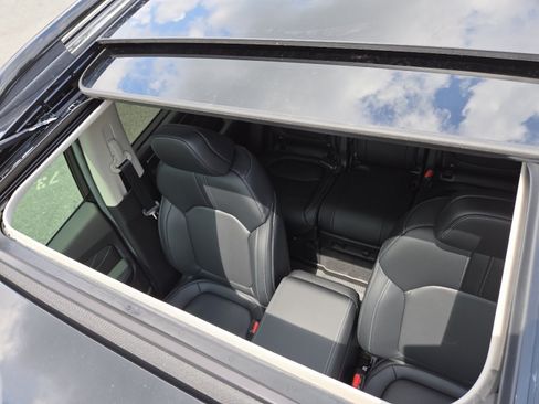 New 2026 Honda Pilot Touring image 3