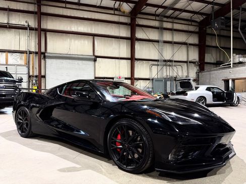 Used 2023 Chevrolet Corvette Stingray Premium Cpe w/ Z51 Performance Package image 11