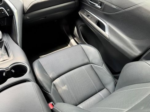 Used 2022 Toyota Venza Limited w/ Advanced Technology Package AWD/4WD image 23