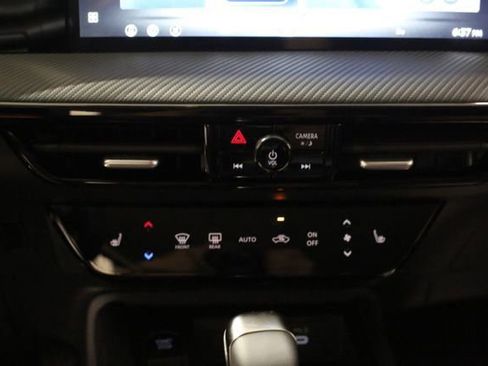 New 2026 Nissan Kicks SR w/ Cold Weather Package image 13