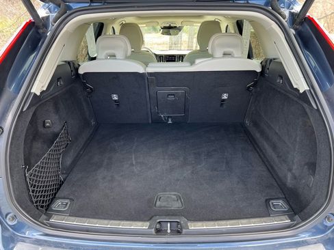 Used 2021 Volvo XC60 T5 Momentum AWD/4WD image 26