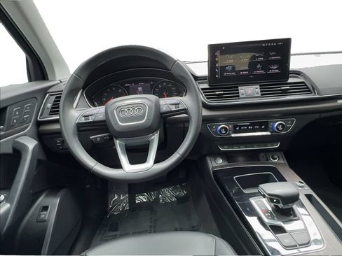 Used 2023 Audi Q5 2.0T Premium w/ Convenience Package AWD/4WD image 37