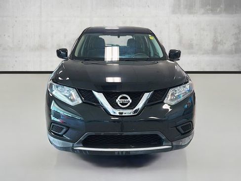 Used 2016 Nissan Rogue S image 2