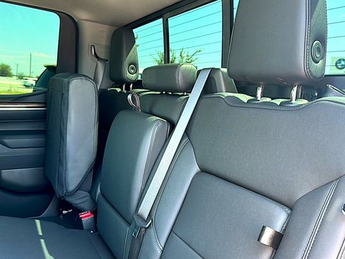 Used 2025 Chevrolet Silverado 1500 LT Trail Boss w/ Convenience Package II AWD/4WD image 20