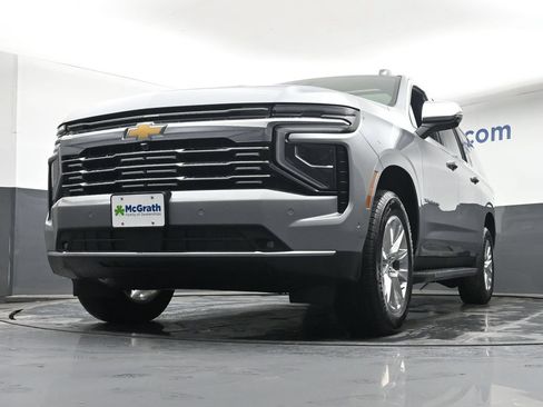 New 2026 Chevrolet Suburban Premier w/ Sun And Tow Package AWD/4WD image 7