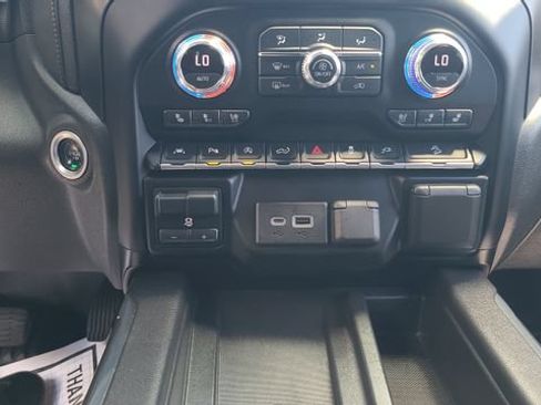 Used 2021 GMC Sierra 1500 AT4 w/ AT4 Premium Package AWD/4WD image 22