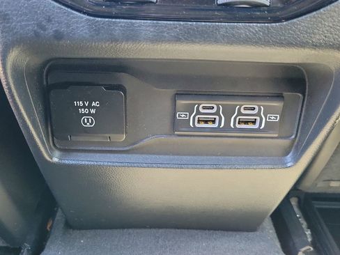 Used 2023 Jeep Grand Cherokee Altitude AWD/4WD image 13