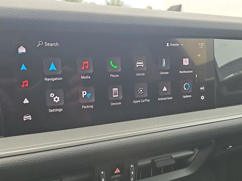 Used 2024 Porsche Cayenne image 10