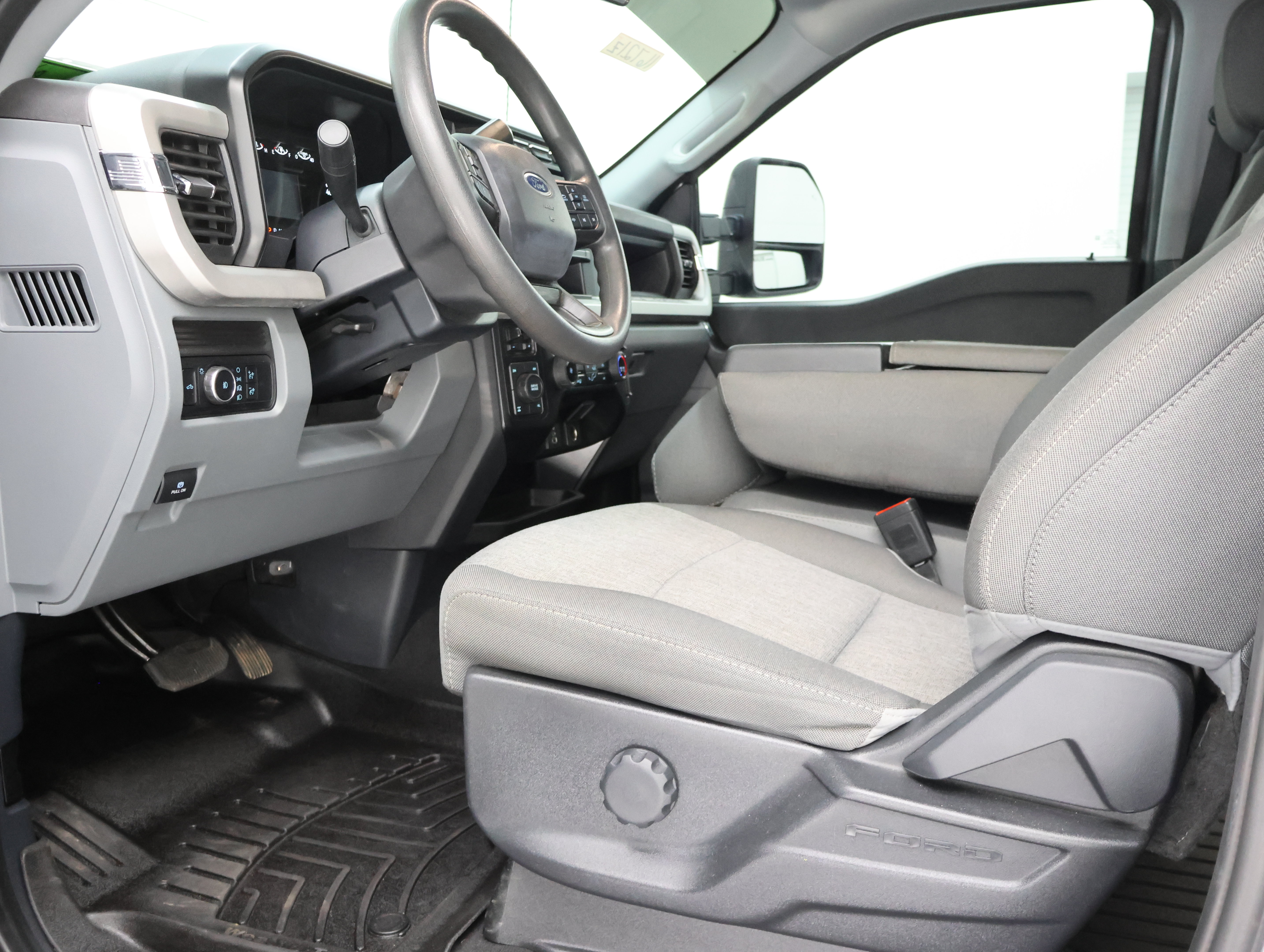 Used 2024 Ford F250 XL w/ STX Appearance Package AWD/4WD image 8
